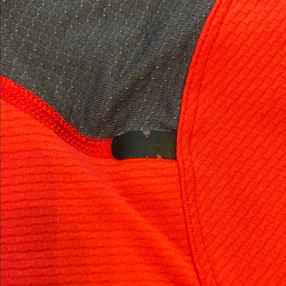 Lululemon Men's Red and Black Athletic Shirt - Picture 6 of 6